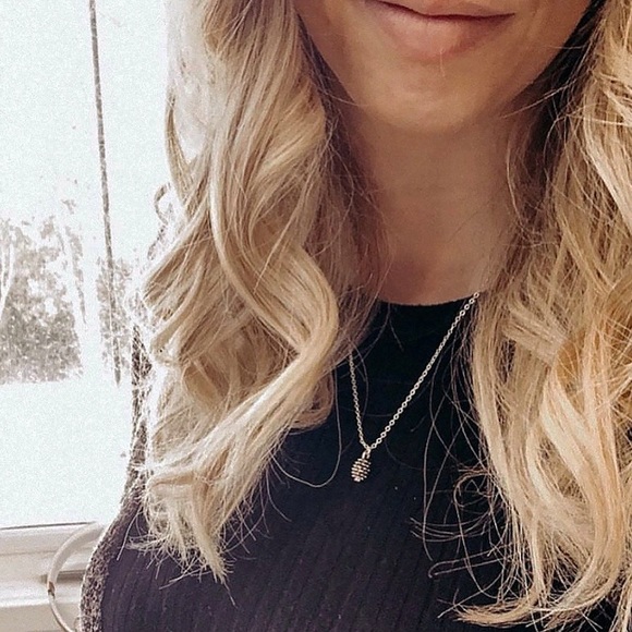 “Fallen Treasure” Pine Cone Fall Minimal Jewelry - Picture 5 of 12